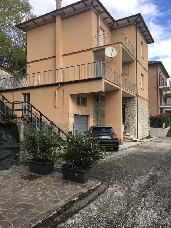 casa indipendente in vendita ad Urbino in zona Centro CittÃ 