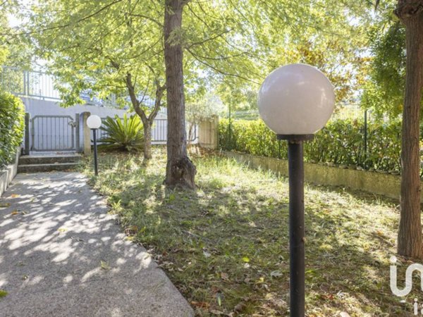 casa indipendente in vendita ad Urbino in zona Trasanni