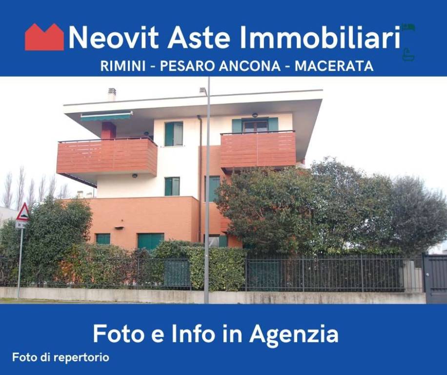 appartamento in vendita ad Urbino in zona Canavaccio