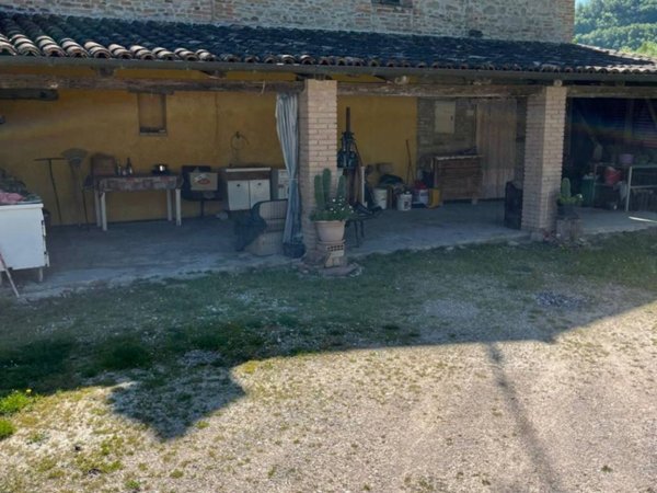 intera palazzina in vendita ad Urbino