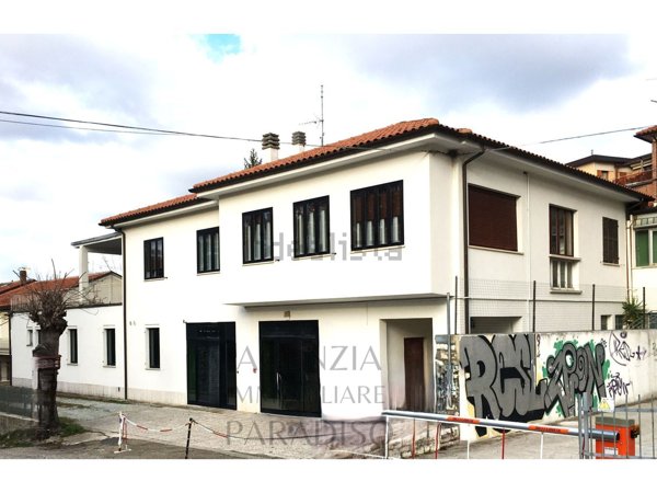 casa indipendente in vendita ad Urbino