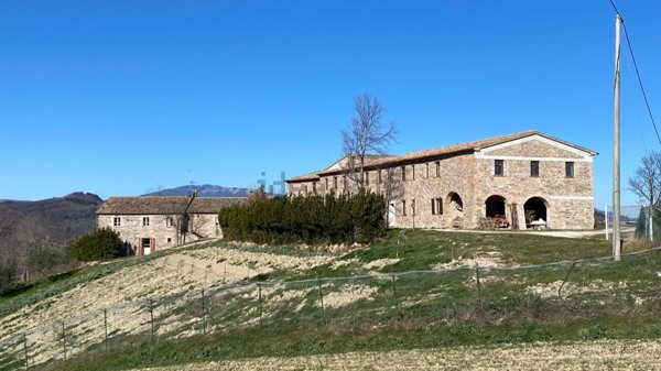 casale in vendita ad Urbino