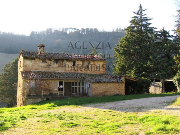 casale in vendita ad Urbino in zona Centro CittÃ 