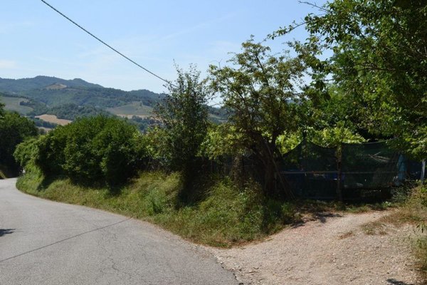 terreno agricolo in vendita ad Urbino