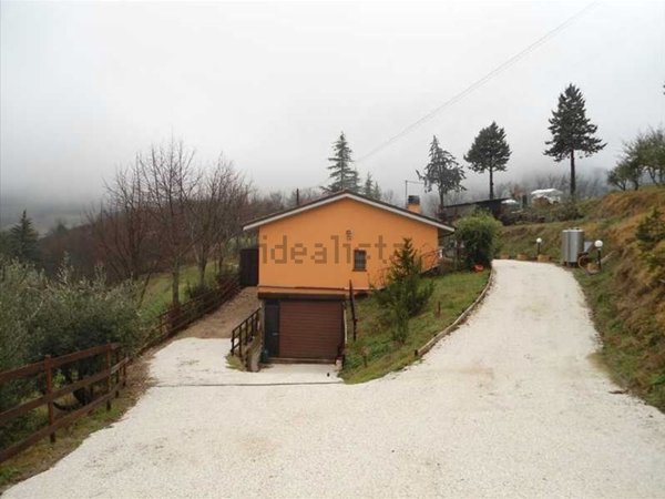 casa indipendente in vendita ad Urbino