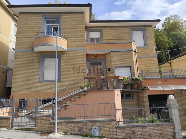 casa indipendente in vendita ad Urbino in zona Centro CittÃ 