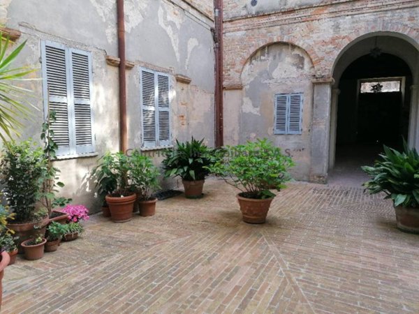 appartamento in vendita ad Urbino in zona Centro CittÃ 