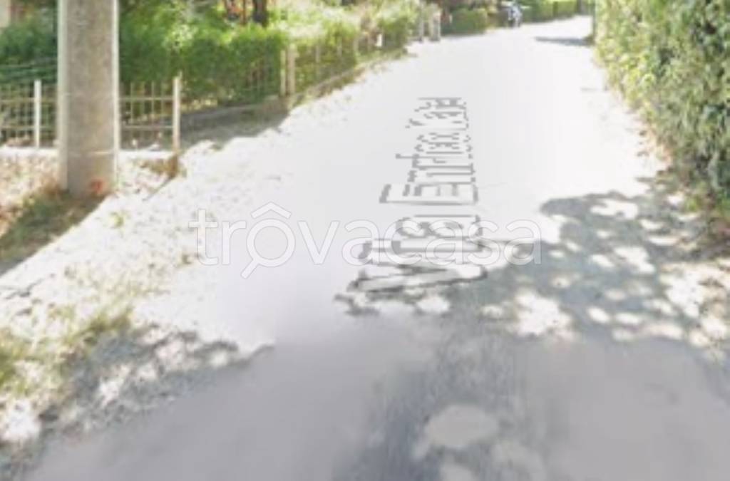 locale di sgombero in vendita ad Urbino in zona Canavaccio