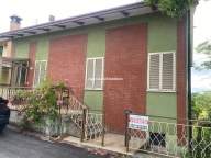 casa indipendente in vendita ad Urbino in zona Pieve di Cagna