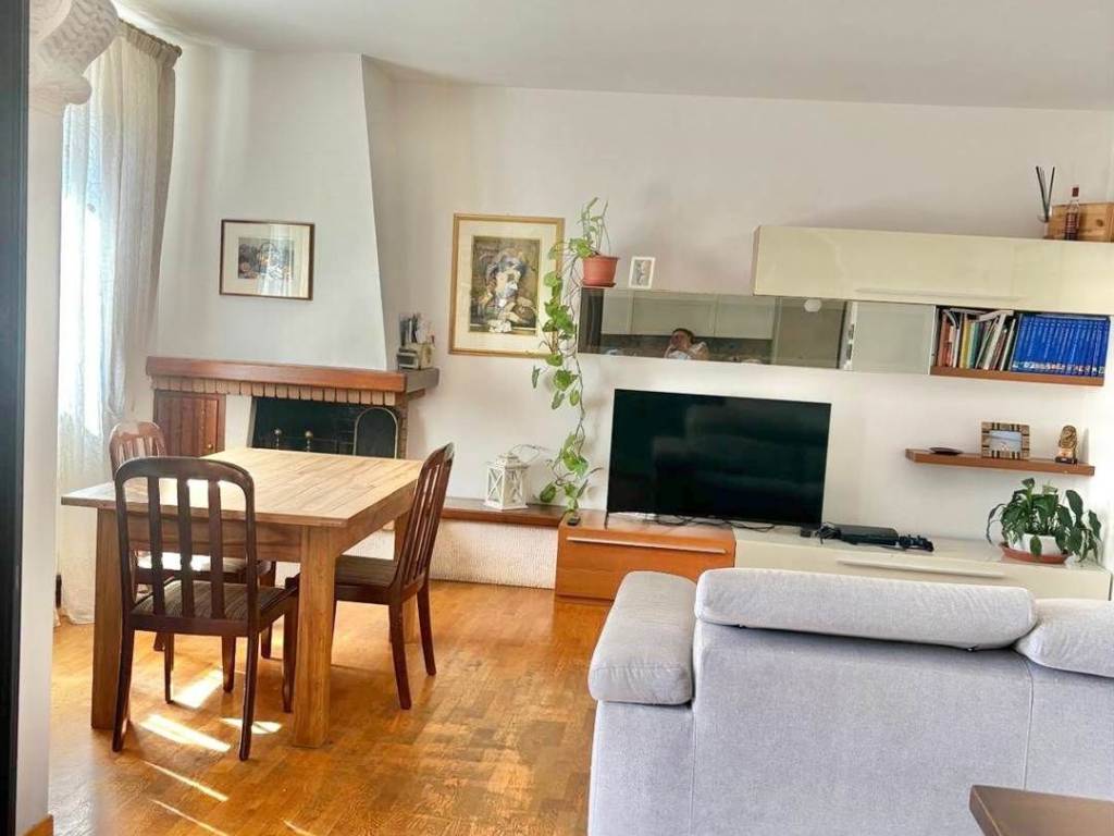 casa indipendente in vendita ad Urbino in zona Gadana