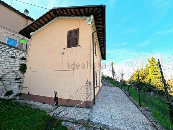 casa indipendente in vendita ad Urbino