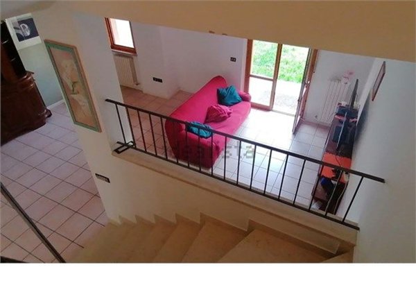 casa indipendente in vendita ad Urbino