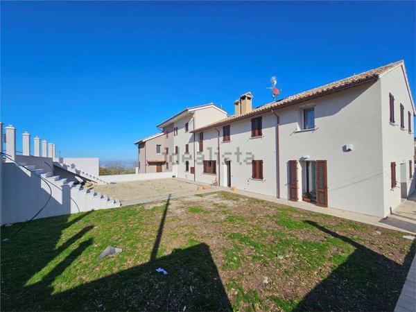 casa indipendente in vendita ad Urbino in zona Centro CittÃ 