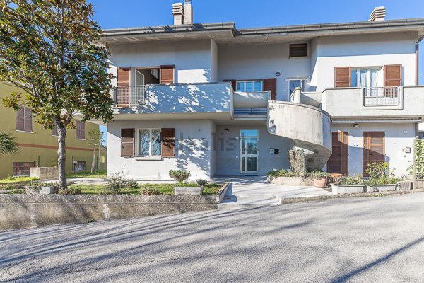 casa indipendente in vendita ad Urbino in zona Pieve di Cagna