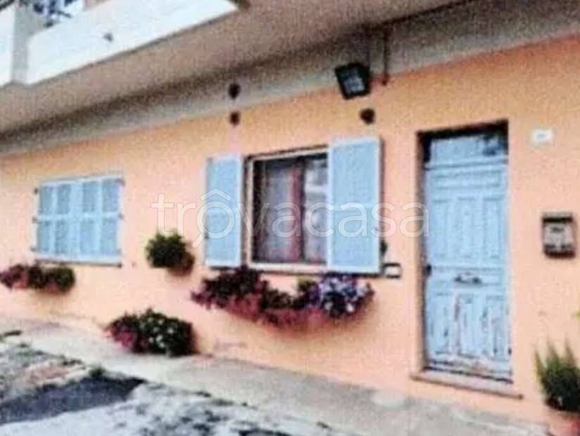 casa indipendente in vendita ad Urbino in zona Gadana