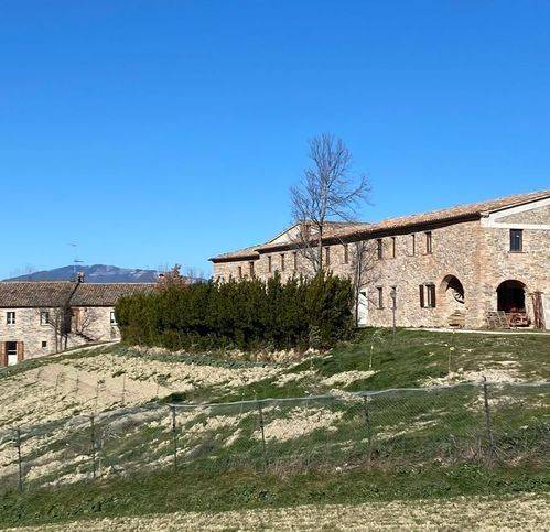 casa indipendente in vendita ad Urbino