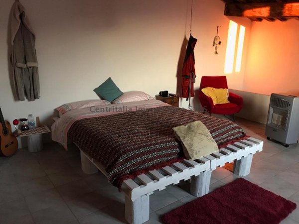 casa indipendente in vendita ad Urbino