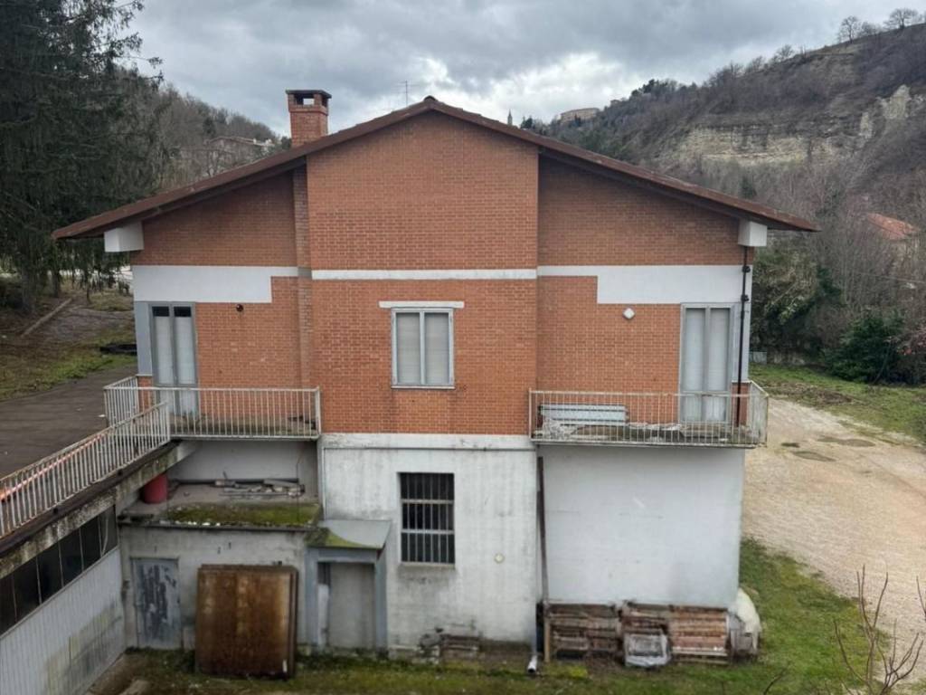 intera palazzina in vendita ad Urbino