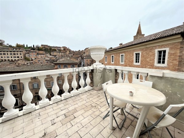 appartamento in vendita ad Urbino in zona Centro CittÃ 
