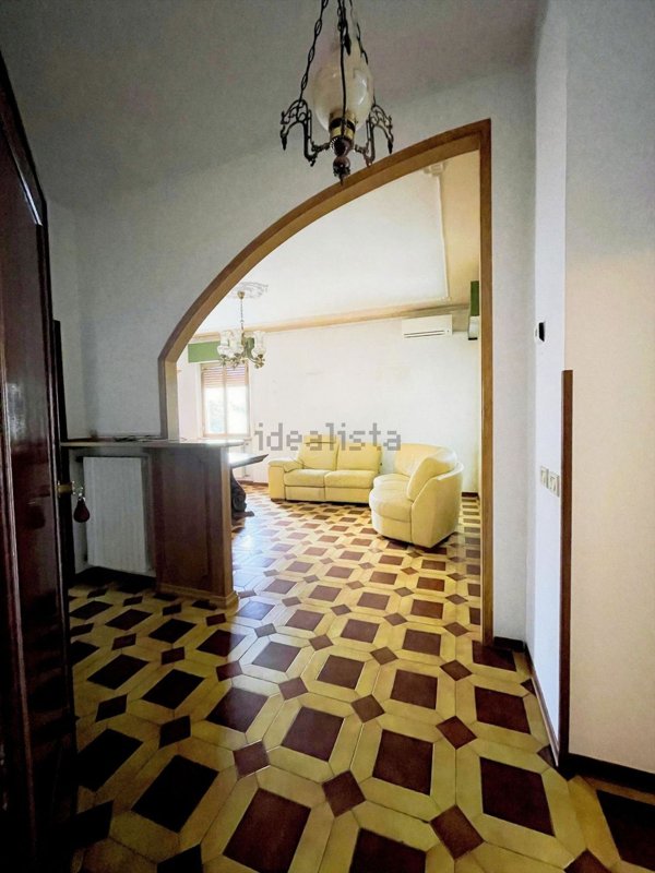 appartamento in vendita ad Urbino in zona Canavaccio