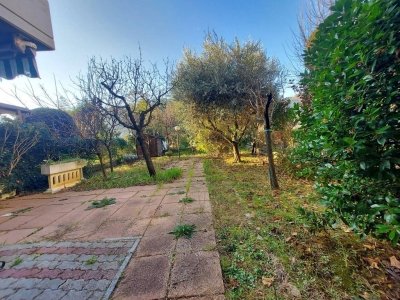 casa indipendente in vendita ad Urbino