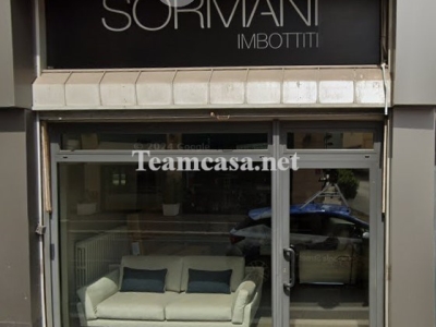 negozio in vendita ad Urbino in zona Centro CittÃ 