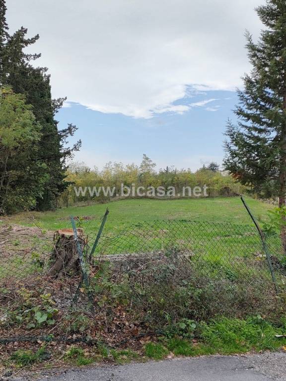 terreno edificabile in vendita ad Urbino