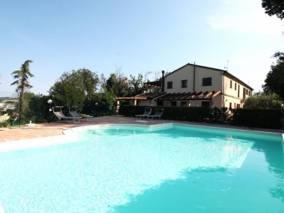 casa indipendente in vendita ad Urbino