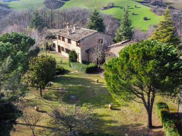 appartamento in vendita ad Urbino in zona Maciolla