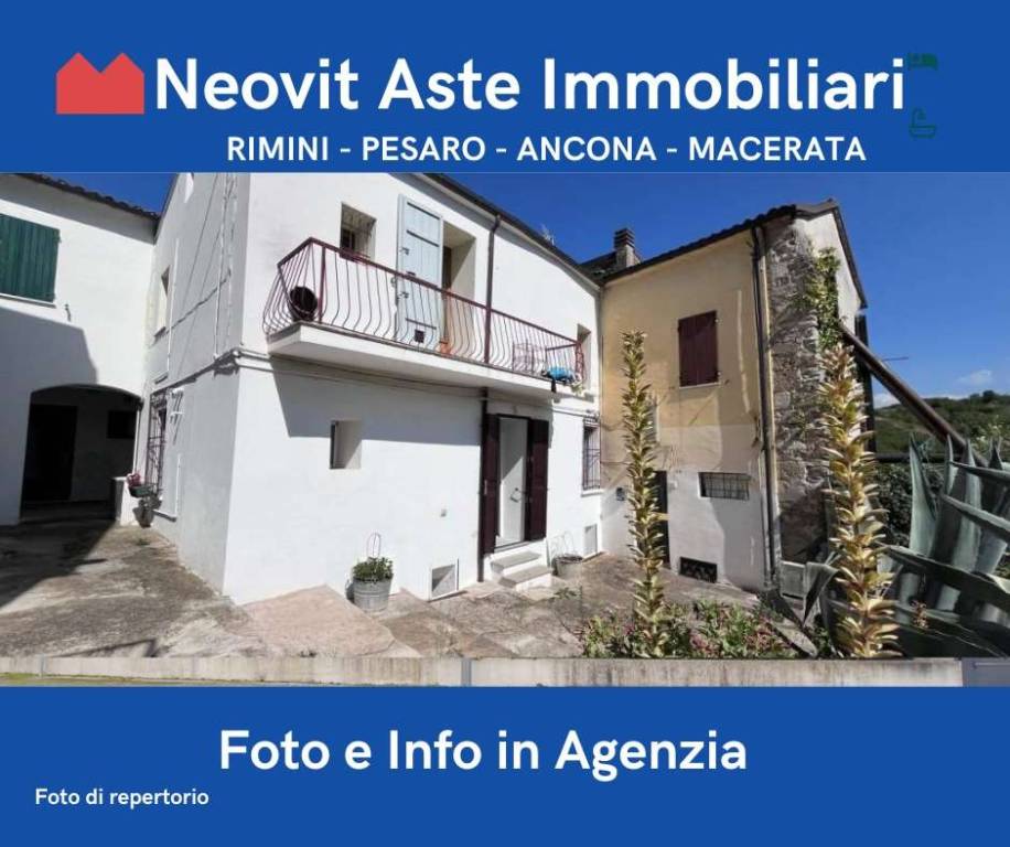 appartamento in vendita ad Urbino in zona Castello di Cavallino