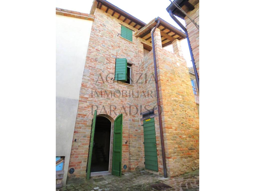 casa indipendente in vendita ad Urbino in zona Castello di Cavallino
