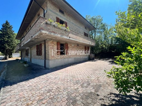 casa indipendente in vendita ad Urbino