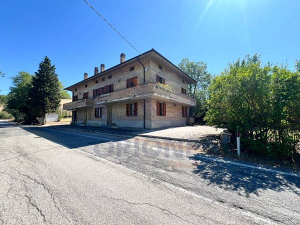 casa indipendente in vendita ad Urbino