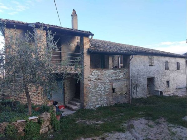 casa indipendente in vendita ad Urbino