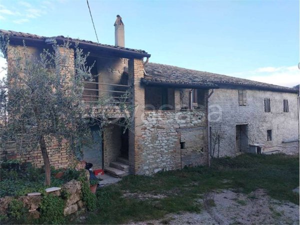 casa indipendente in vendita ad Urbino