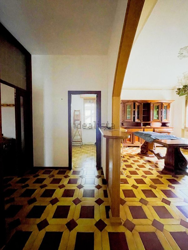 appartamento in vendita ad Urbino in zona Canavaccio