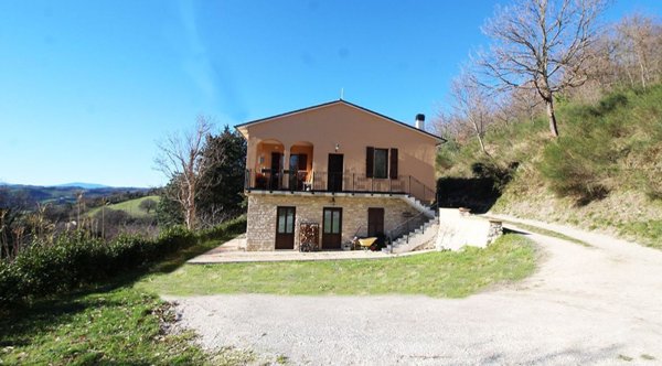 casa indipendente in vendita ad Urbino in zona Santo Stefano di Gaifa