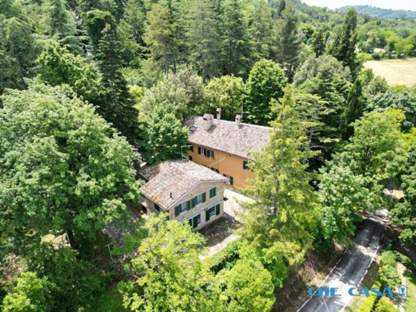 casa indipendente in vendita ad Urbino in zona Pallino Secondo