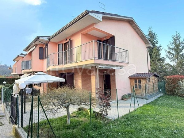 casa indipendente in vendita ad Urbino in zona Gadana