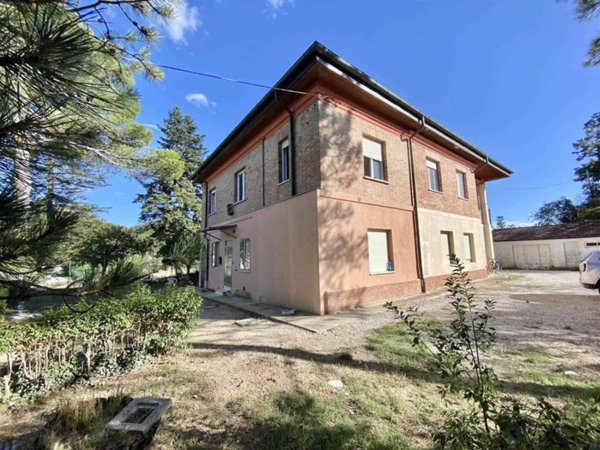 casa indipendente in vendita ad Urbino in zona San Donato