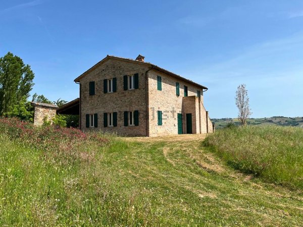 casa indipendente in vendita ad Urbino