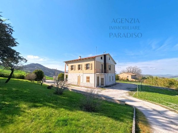 casa indipendente in vendita ad Urbino