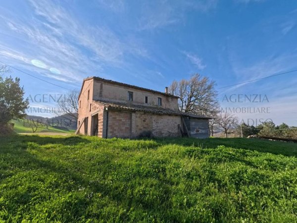 casa indipendente in vendita ad Urbino