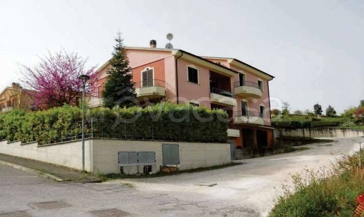 appartamento in vendita ad Urbino in zona La Torre
