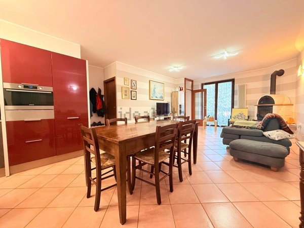 casa indipendente in vendita ad Urbino in zona Gadana