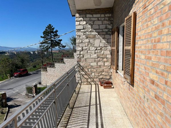 casa indipendente in vendita ad Urbino in zona Centro CittÃ 
