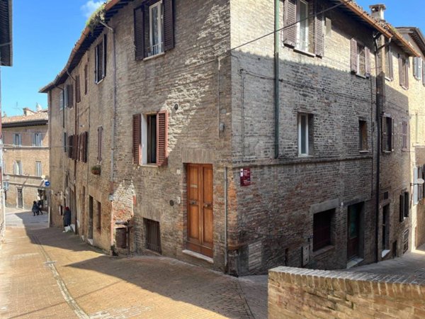 appartamento in vendita ad Urbino in zona Centro CittÃ 