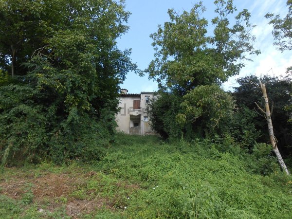casa indipendente in vendita ad Urbino in zona Schieti
