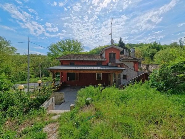 appartamento in vendita ad Urbino in zona Trasanni