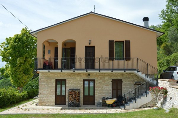 casa indipendente in vendita ad Urbino
